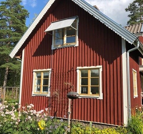 Fönstermarkis med lina, bredd 170cm x armutfall 70cm, ljusgrå profil. Sandatex vävnr. 79, ej kappa