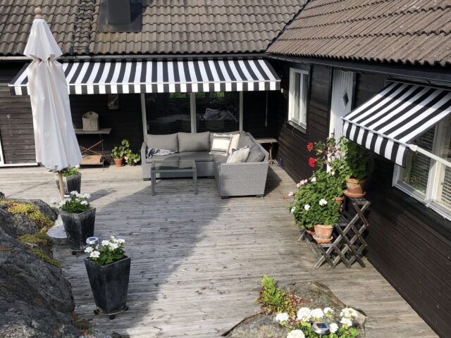 Fönstermarkis samt Uppsydd markisduk, Sandatex markisväv nr. 790, rak kappa